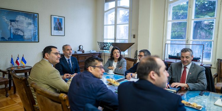 INACH proyecta renovar la Base Escudero y avanzar en un piloto de Hidrógeno Verde en la Antártica