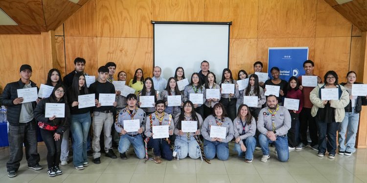 28 integrantes del Movimiento Scout reciben certificación en Lengua de Señas Chilena en Punta Arenas