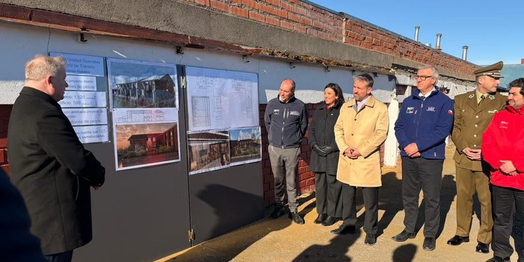 Biministro de Grange presenta el diseño del futuro centro de control de tránsito de magallanes.