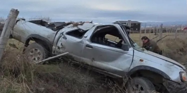 VIOLENTO VOLCAMIENTO EN PUERTO NATALES, CONDUCTOR HUYÓ DEL LUGAR Y FUE HALLADO CON 1,57 GRAMOS DE ALCOHOL