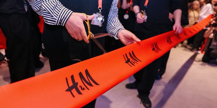 H&M inaugura en Punta Arenas su tienda más austral del mundo con promociones y regalos para sus primeros clientes