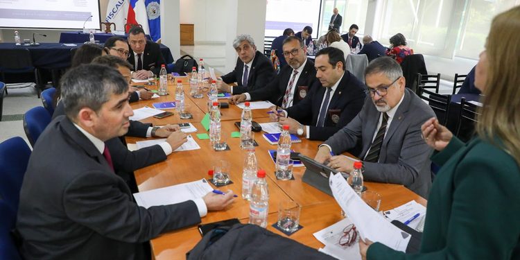 Fiscalía de Magallanes participa en jornada de trabajo con la PDI para reforzar coordinación investigativa