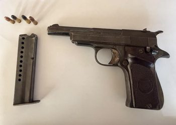 Carabineros detiene a sujeto tras huir y arrojar un arma de fuego bajo un vehículo en Punta Arenas