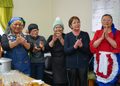 Personas mayores participaron en taller de cocina tradicional chilena en Puerto Williams