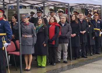 Porvenir conmemoró las Fiestas Patrias y las Glorias del Ejército con tradicional desfile.