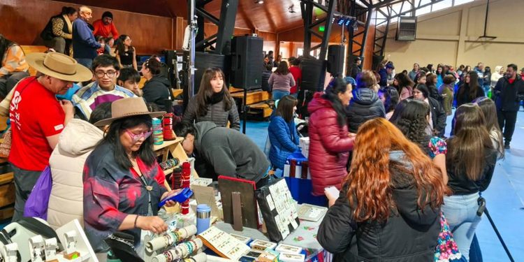 24 Emprendedores inauguran calendario de actividades de Fiestas Patrias en Porvenir.