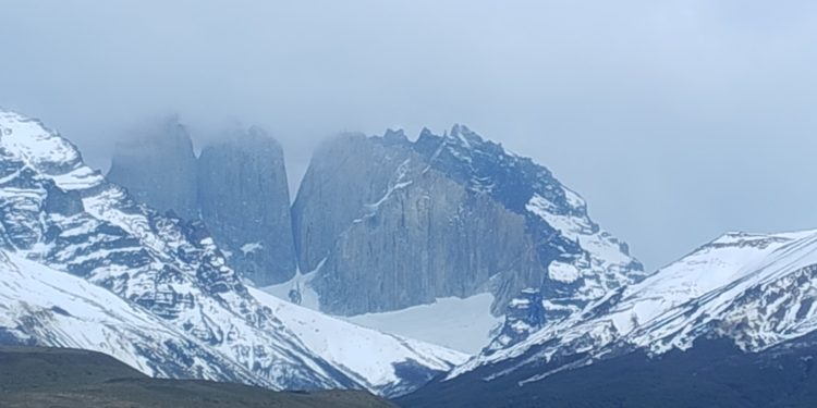 CONAF levanta exigencia de guías acreditados para senderos Base Torres y “W” desde el 16 de septiembre
