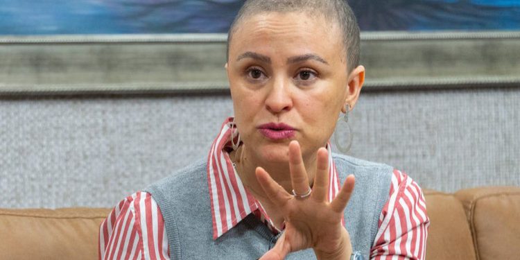 Diputada Javiera Morales llama a reforzar la prevención del cáncer de mama y plantea reducir esperas para reconstrucción