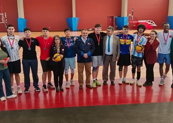 Selección de vóleibol de Porvenir viaja a Concepción para disputar campeonato nacional