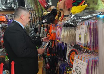 Salud refuerza fiscalizaciones a disfraces, juguetes y dulces por celebración de Halloween