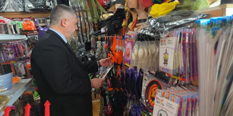 Salud refuerza fiscalizaciones a disfraces, juguetes y dulces por celebración de Halloween