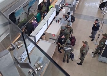 Detienen en el Aeropuerto de Punta Arenas a prófugo por hurto simple