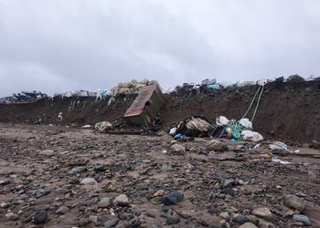 Municipio fiscaliza depósito de chatarra y detecta baterías peligrosas y vehículos en el lecho del río Las Minas