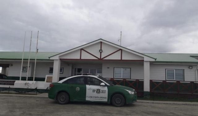 Carabineros detiene a dos sospechosos y recupera bolso sustraído a una mujer en Punta Arenas
