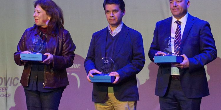 Fundación Teraike reconoce a GASCO Magallanes por su aporte a iniciativas educativas