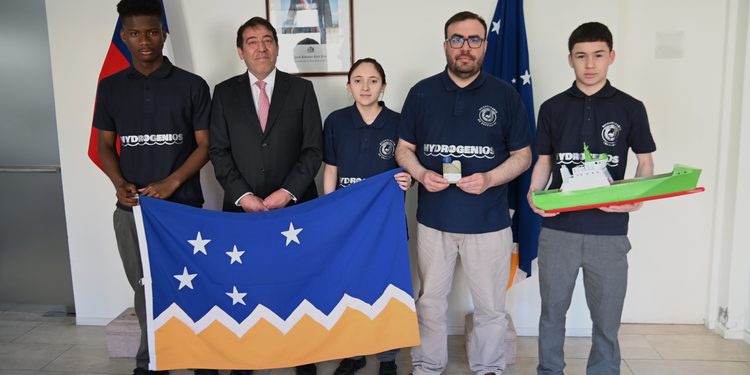 Estudiantes de Magallanes representarán a la región en feria mundial de ciencias en Colombia