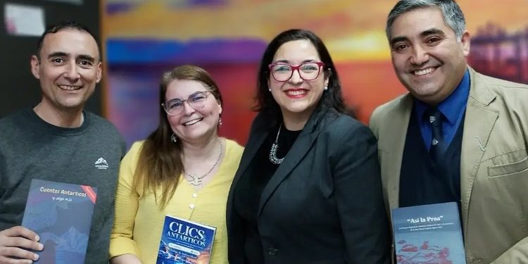 Presentan en Punta Arenas libros que rescatan la historia y el interés mundial por la Antártica