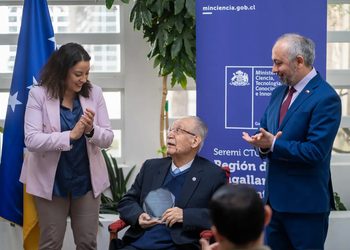 Homenajean a Anelio Aguayo Lobo por más de seis décadas dedicadas a la investigación de mamíferos marinos