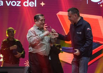 Emilio Valdés se quedó con el primer lugar del Festival de la Voz del Adulto Mayor en Punta Arenas