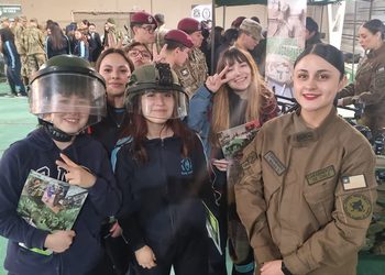 Carabineros acerca su labor y proceso de admisión a estudiantes y soldados conscriptos en Magallanes