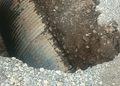 Intensas precipitaciones provocan cortes de ruta, socavones y caída de árboles en distintos sectores de Isla Riesco.