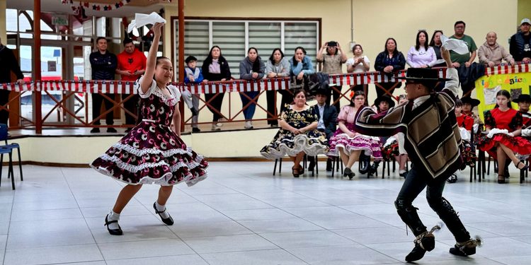 Escuela Diego Portales de Laguna Blanca realizó su primer Campeonato de Cueca Escolar